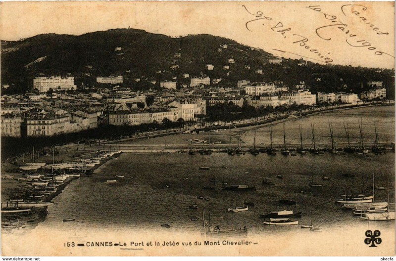 Carte postale ancienne Cannes - Le Port et le Jetée vus du Mont Chevalier à Cannes