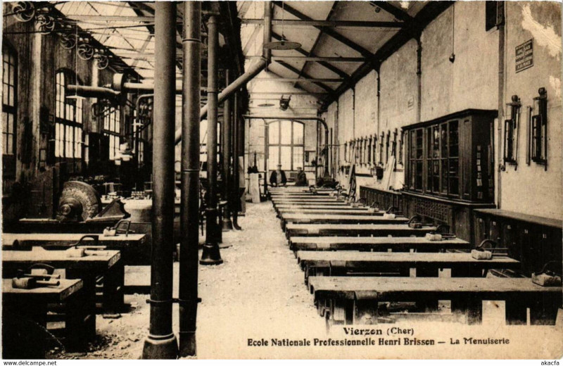 Carte postale ancienne Vierzon Ecole Nationale Professionnelle Henri Brisson - La Manuise à Vierzon
