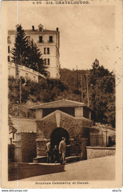 Carte postale ancienne Chatel-Guyon Sources Germaine et Dval