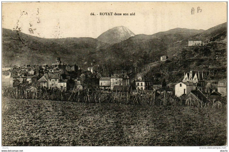 Carte postale ancienne Royat dans son Nid à Royat