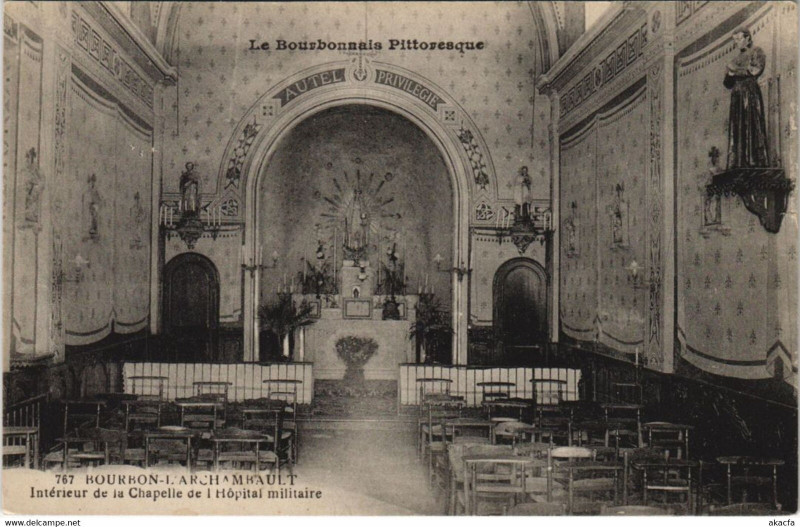 Carte postale ancienne Bourbon-l'Archambault Interieur Chapelle l'Hopital militaire à Bourbon-l'Archambault