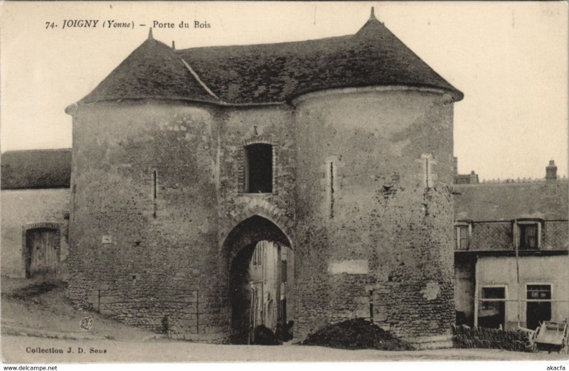 Carte postale ancienne Joigny Porte du Bois à Joigny