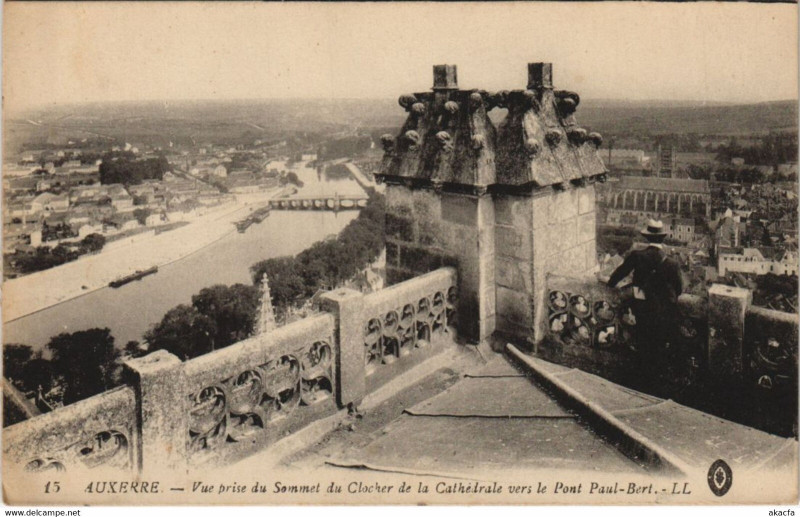 Carte postale ancienne Auxerre Vue prise du Sommet de la Cathedrale à Auxerre