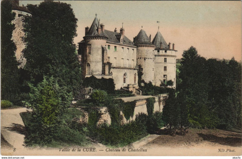 Carte postale ancienne Vallee de la Cure - Chateau de Chastellux