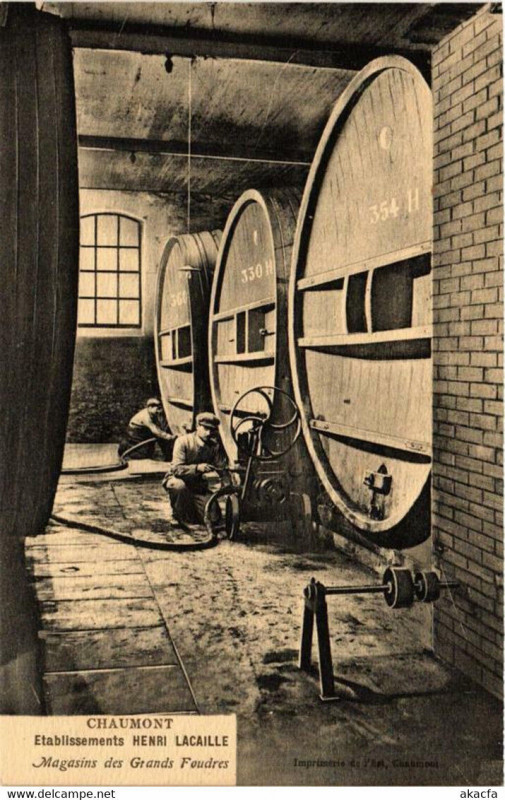 Carte postale ancienne Chaumont Etablissements Henri Lacaille Magasins des Grands Foudres à Chaumont