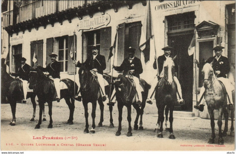 Carte postale ancienne Guides Luchonnais a Horse