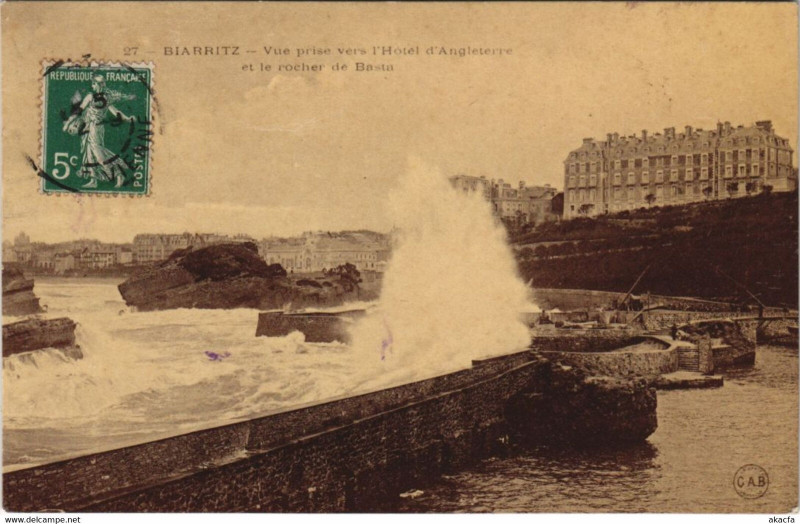 Carte postale ancienne Biarritz vue prise l'Hotel d'Angleterre Rocher Basta France à Anglet