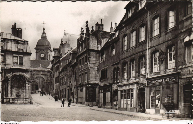 Carte postale ancienne Besancon Fontaine Quentin Porte Noire Maison Victor Hugo France à Fontain