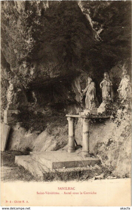 Carte postale ancienne Sanilhac - Saint-Vérédéme - Autel sous la Corniche