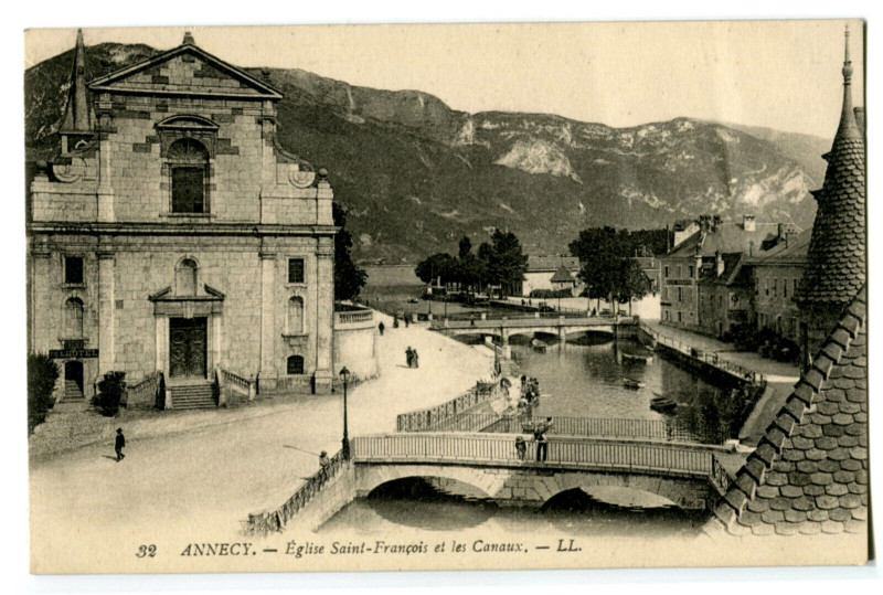 Carte postale ancienne Haute-Savoie Annecy Eglise Saint-François et les Canaux à Annecy
