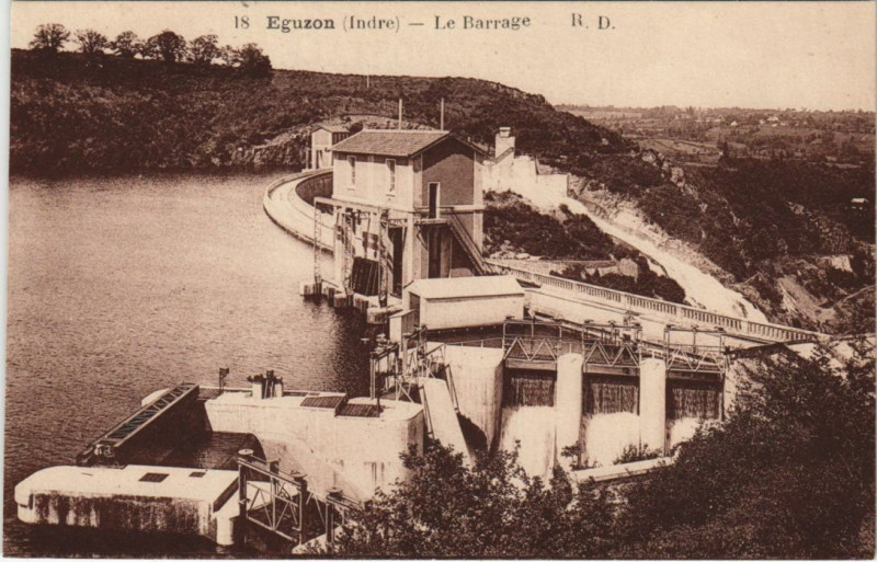 Carte postale ancienne Eguzon Le Barrage France