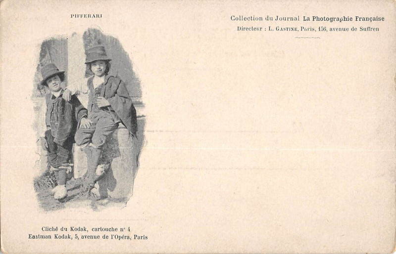 Carte postale ancienne Petits Metiers A Paris Pifferari Jeunes Musiciens Ambulants