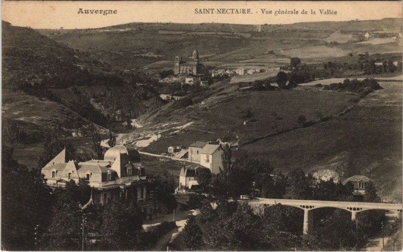 Carte postale ancienne Saint-Nectaire Vue Generale de la Vallee à Saint-Nectaire