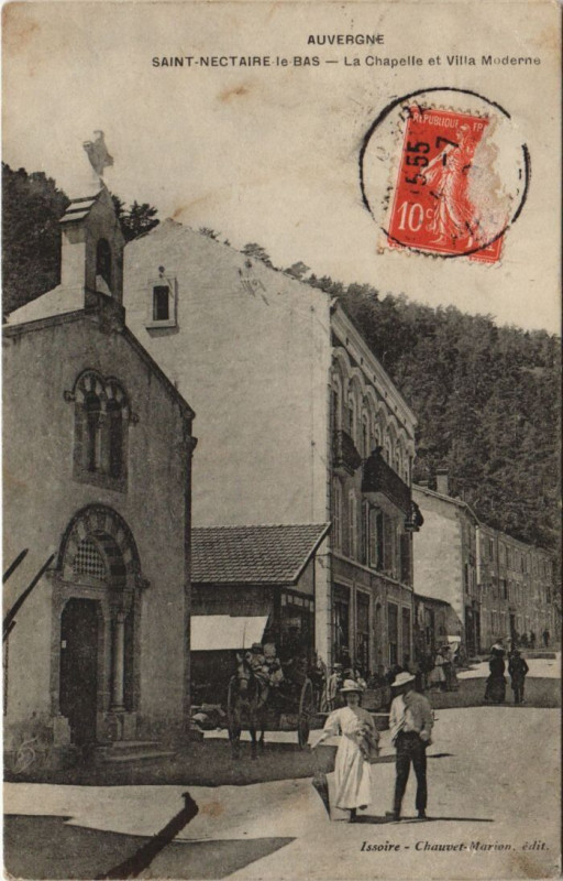 Carte postale ancienne Saint-Nectaire Saint-Nectaire-le-Bas - Chapelle et Villa Moderne à Saint-Nectaire