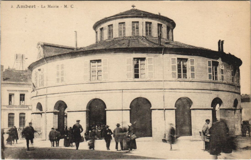 Carte postale ancienne Ambert La Mairie à Ambert