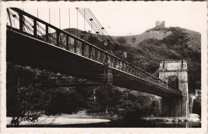 Carte postale ancienne Issoire Pont de Parentignat à Issoire