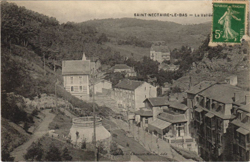 Carte postale ancienne Saint-Nectaire Saint-Nectaire-le-Bas - La Vallee à Saint-Nectaire