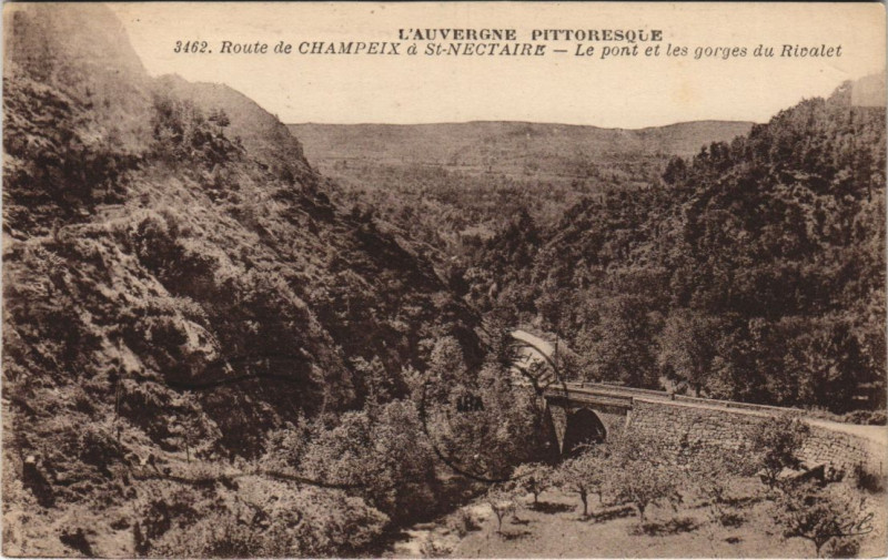 Carte postale ancienne Route de Champeix a Saint-Nectaire - Pont - Gorges du Rivalet à Champeix