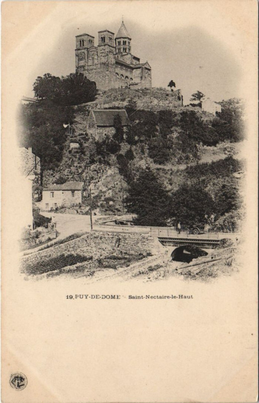 Carte postale ancienne Saint-Nectaire Saint-Nectaire-le-Haut - Vue à Saint-Nectaire