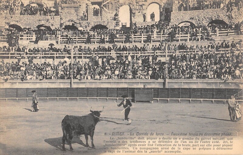 Carte postale ancienne Nimes La Corrida De Toros