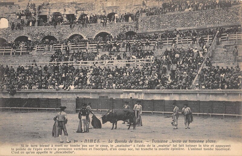 Carte postale ancienne Nimes La Corrida De Toros