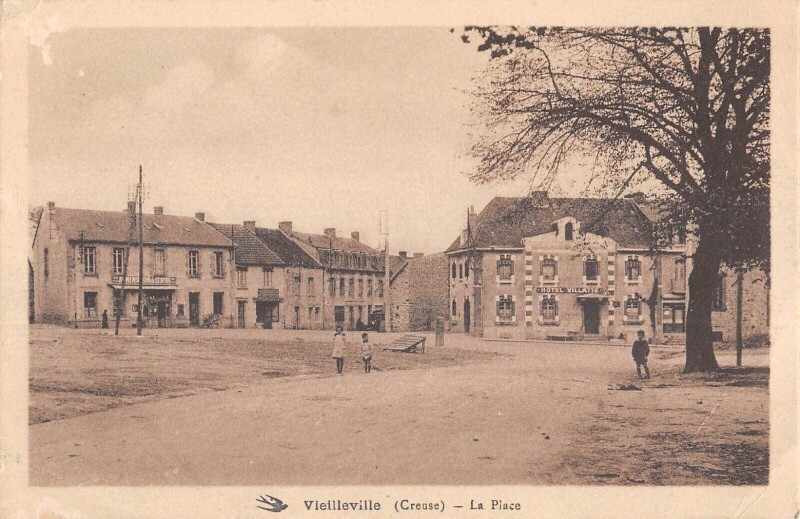 Carte postale ancienne Vieilleville La Place Creuse
