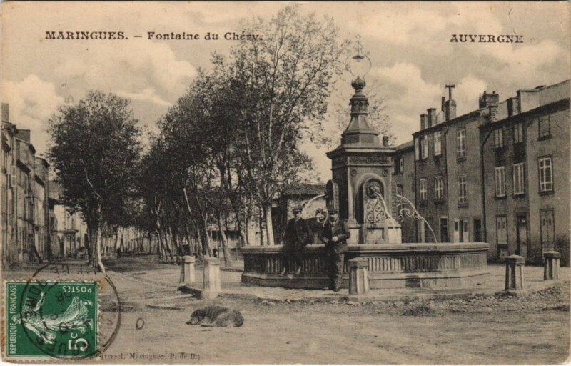 Carte postale ancienne Maringues Fontaine du Chery à Maringues