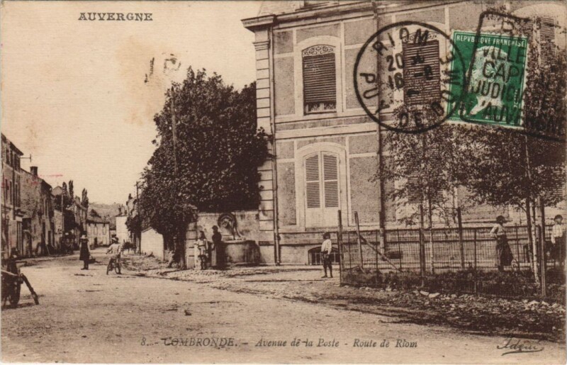 Carte postale ancienne Combronde Avenue de la Poste - Route de Riom à Combronde