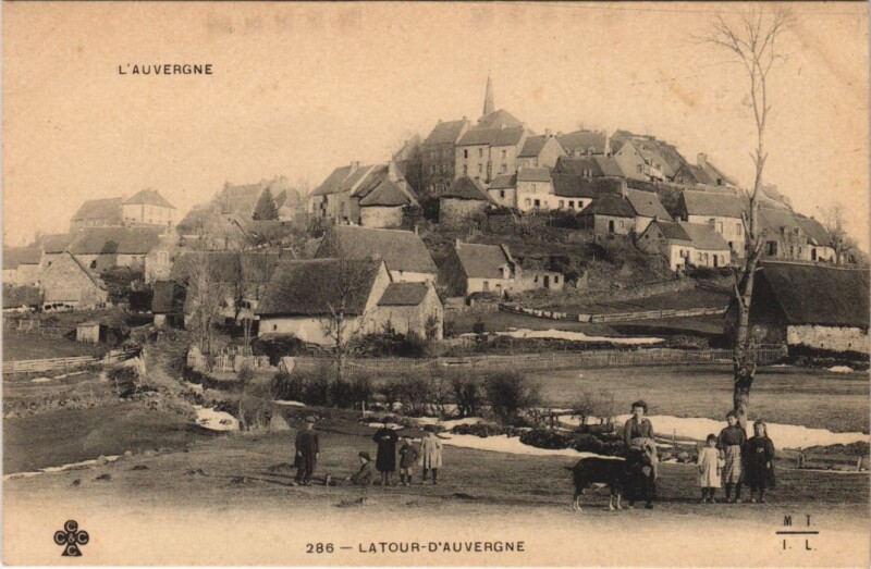 Carte postale ancienne La Tour-d'Auvergne Vue Generale à La Tour-d'Auvergne