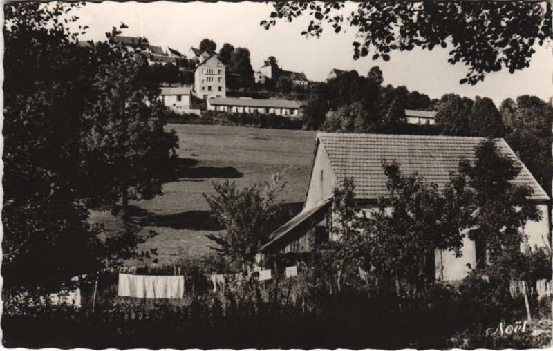 Carte postale ancienne La Tour-d'Auvergne Colonies de Vacances - Vue à La Tour-d'Auvergne