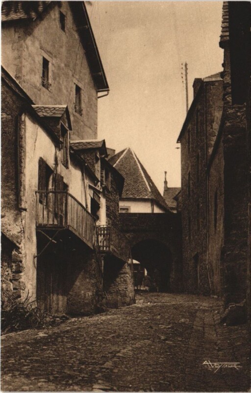 Carte postale ancienne La Tour-d'Auvergne Rue de la Pavade à La Tour-d'Auvergne