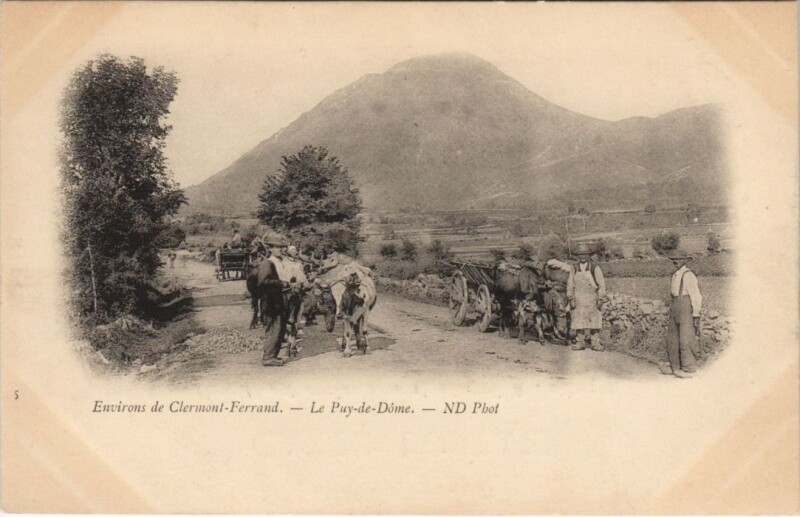 Carte postale ancienne Clermont-Ferrand Environs - Le Puy de Dome à Clermont-Ferrand