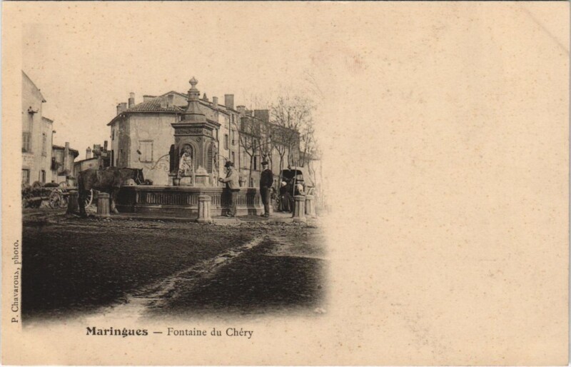 Carte postale ancienne Maringues Fontaine du Chery à Maringues