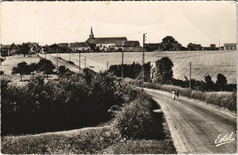 Carte postale ancienne Louvilliers les Perche Vue Generale France
