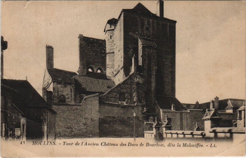 Carte postale ancienne Moulins Tour de l'Ancien Chateau des Ducs France à Moulins