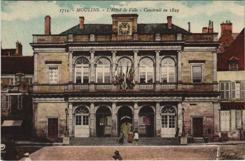 Carte postale ancienne Moulins L'Hotel de Ville France à Moulins