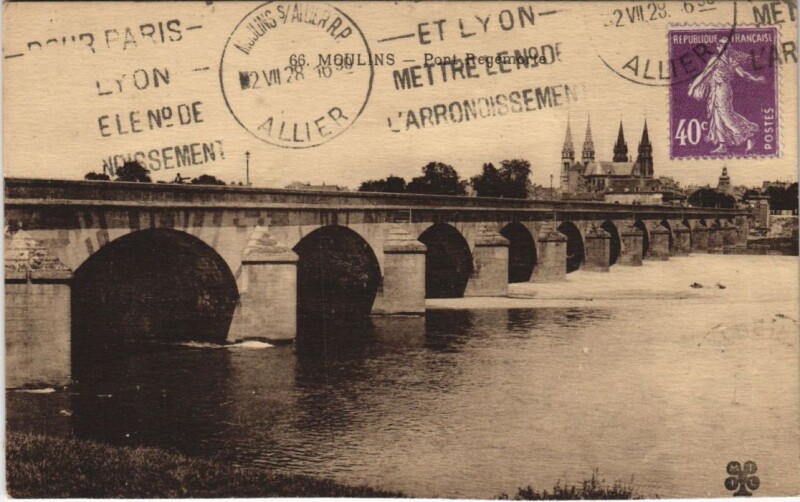Carte postale ancienne Moulins Pont Regemorte France à Moulins
