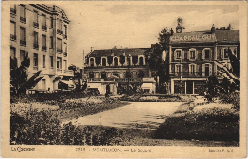 Carte postale ancienne Montlucon Le Sqaure France