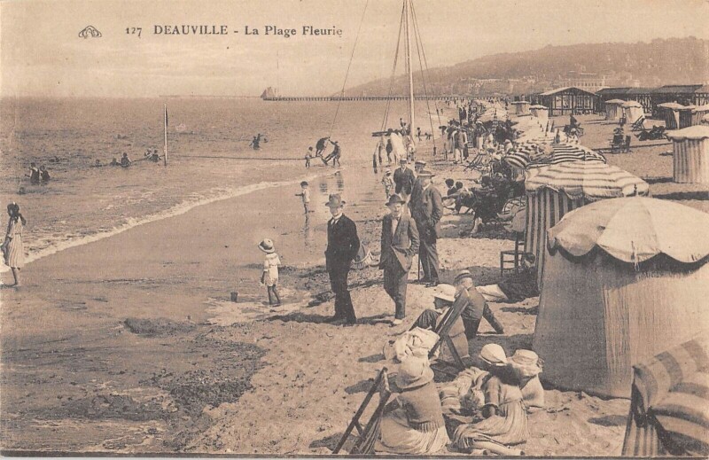 Carte postale ancienne Deauville La Plage Fleurie à Deauville