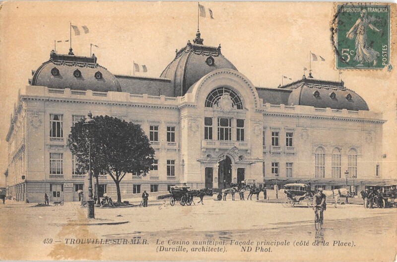 Carte postale ancienne Trouville Sur Mer Le Casino Municipal Cote De La Place à Trouville-sur-Mer