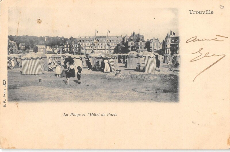 Carte postale ancienne Trouville La Plage Et L'Hotel De Paris