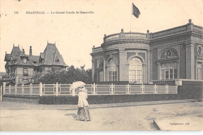 Carte postale ancienne Deauville Le Grand Cercle De Deauville à Deauville