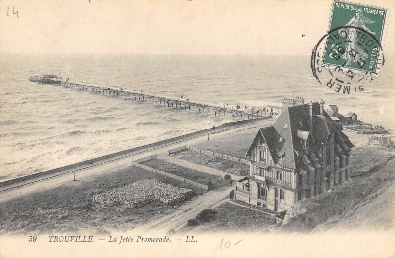 Carte postale ancienne Trouville La Jetee Promenade