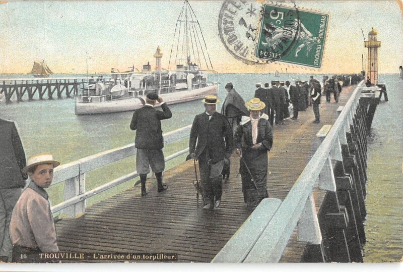 Carte postale ancienne Trouville L'Arrivee D'Un Torpilleur