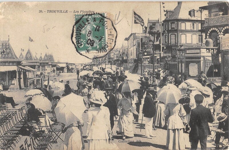 Carte postale ancienne Trouville Les Planches