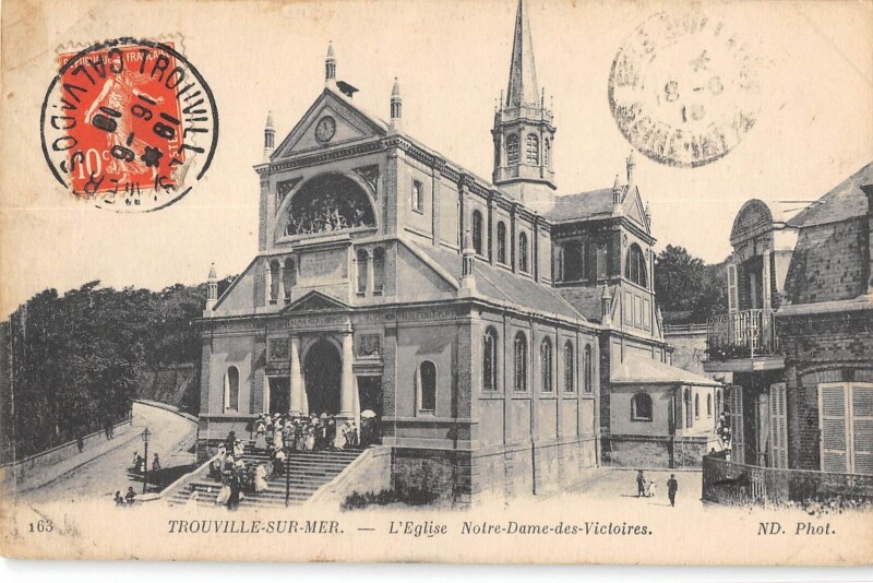 Carte postale ancienne Trouville Sur Mer Eglise Notre Dame Des Victoires à Trouville-sur-Mer