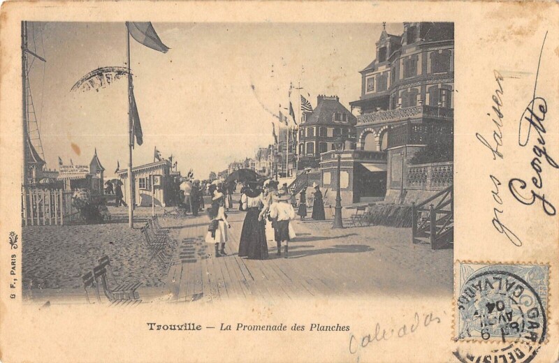 Carte postale ancienne Trouville La Promenade Des Planches