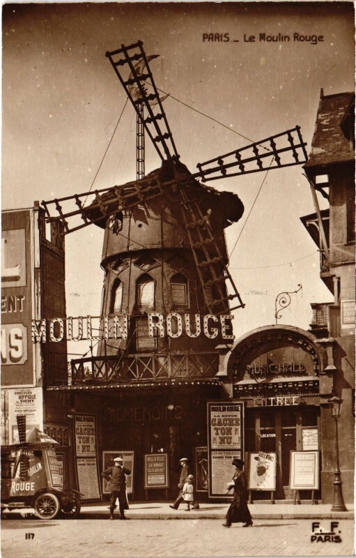 Carte postale ancienne Le Moulin Rouge à Paris 18e