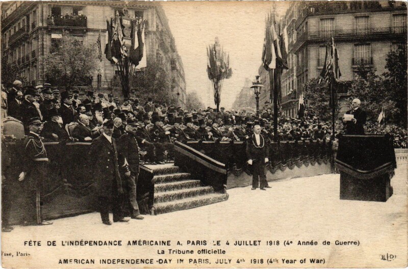 Carte postale ancienne Fête de l'indépendance Américaine à Paris le 4 Juillet 1918 - La Tribune officielle à Paris 16e