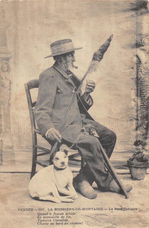 Carte postale ancienne La Boissiere De Montaigu Le Pere Tampire